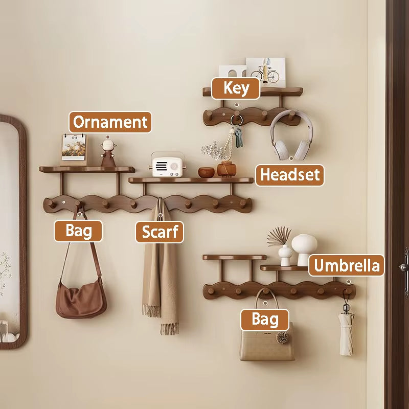 הכירו את מתלה הקיר המושלם לאזור הכניסה: שילוב של עיצוב חכם ומדף פונקציונלי שדואג לשמור על הבית מסודר ומאורגן. אידיאלי לתליית מעילים, צעיפים, תיקים ומפתחות – הכל במקום אחד.